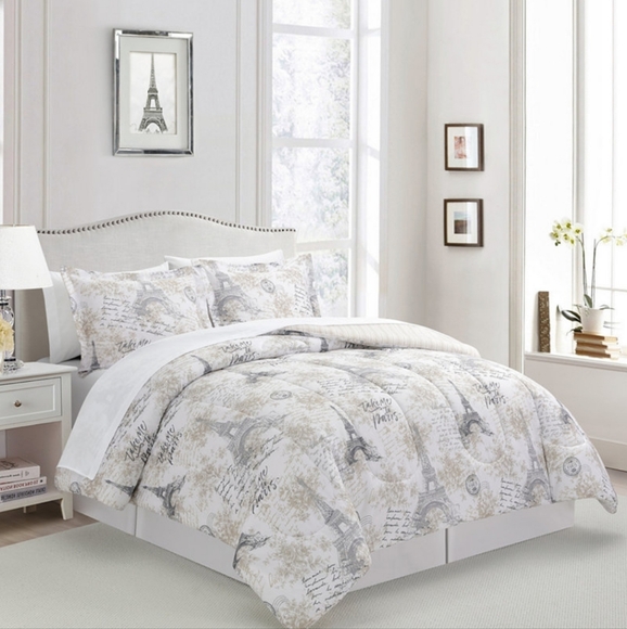 SALE ** BRAND NEW IN BAG ** Elegant Paris-Themed 8 PC Reversible Comforter Set